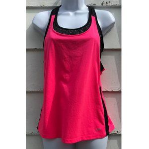 Workout top with built-in bra